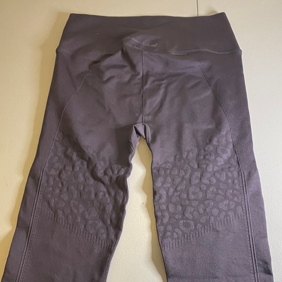 Victoria's Secret Capris Leggings in Deep Purple Sz L - Picture 10 of 11